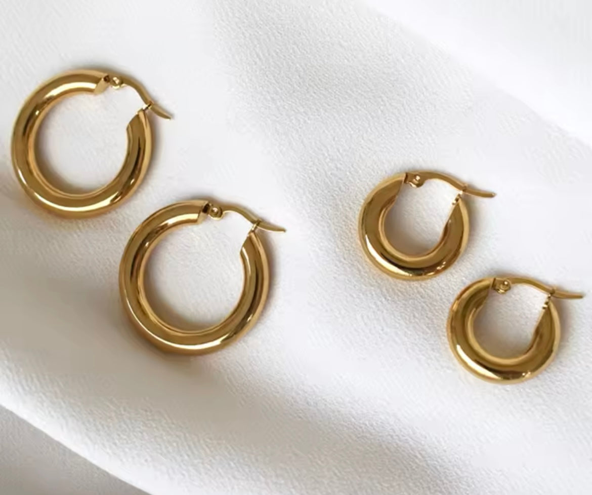 20mm Classic Sleek Gold Hoop Earrings