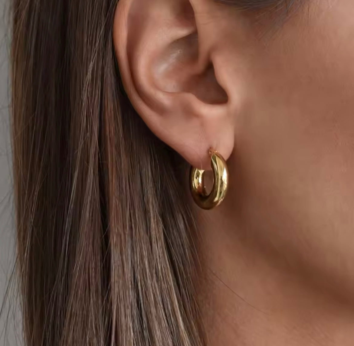 20mm Classic Sleek Gold Hoop Earrings