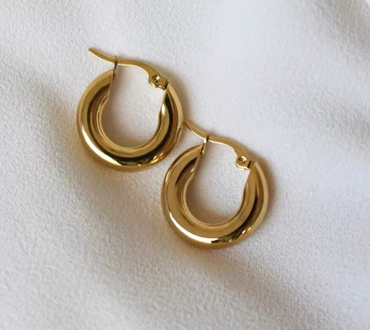 20mm Classic Sleek Gold Hoop Earrings