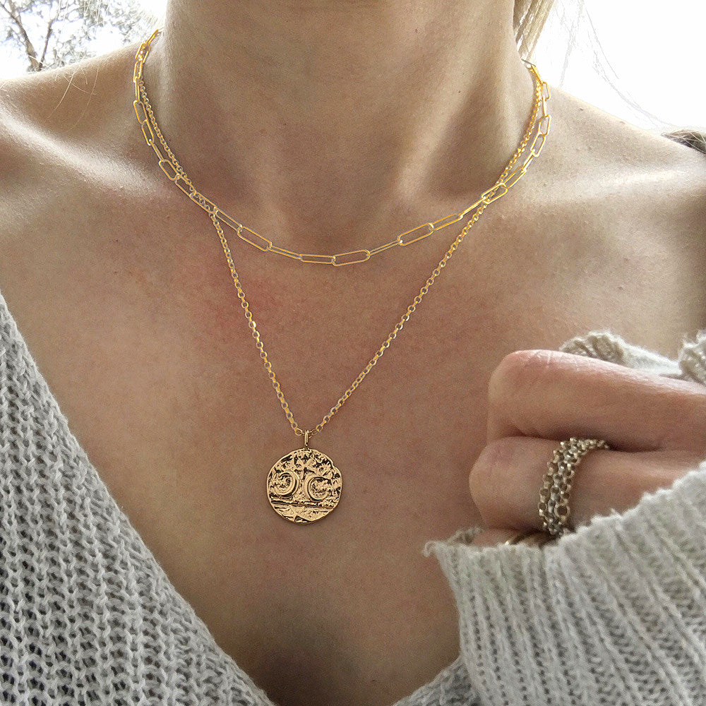 Elegant Gold Link Necklace with Toggle Clasp Necklace